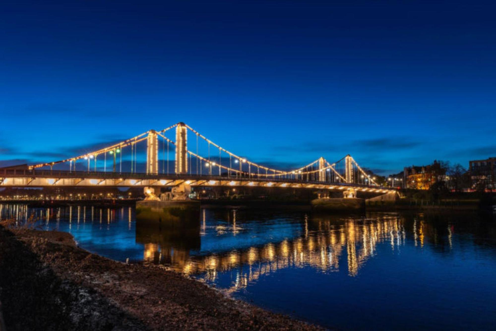 Nine Elms Battersea 2 Bed *